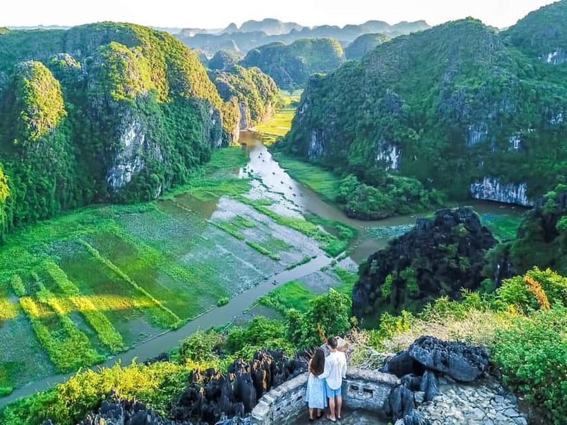 Ninh Binh E-bike Tour: Tam Coc Rural Life, Bich Dong & Dundj - Bich Dong Pagoda in the limestone cliffs