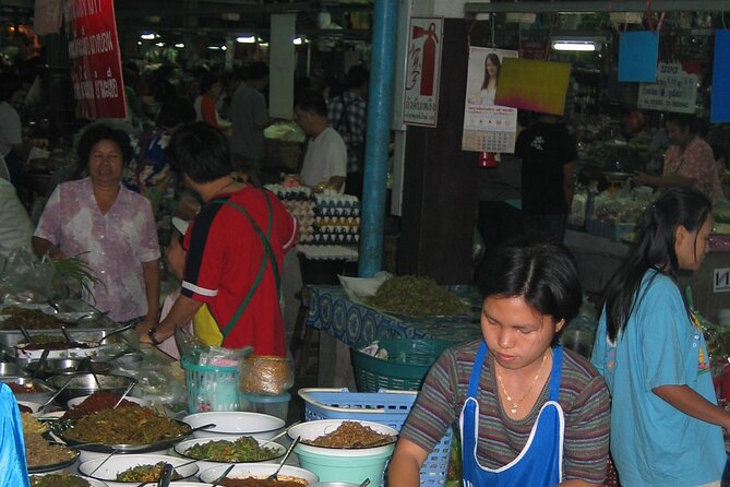 No.1 Chiang Mai: Historical City Bike Tour - Temples, pagodas, and the city’s earlier character