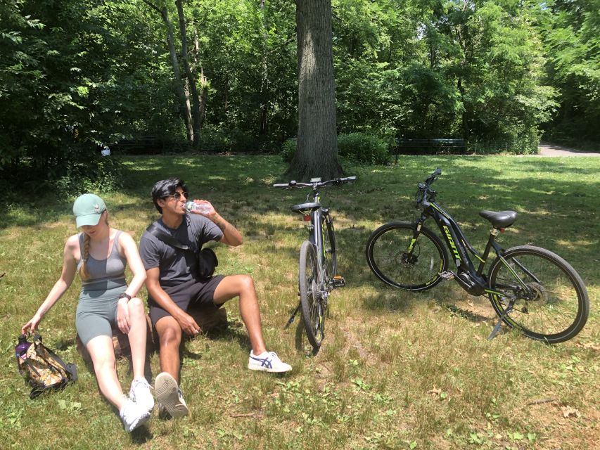 NYC: Central Park Guided Electric Bike Tour - Balto and the Reservoir: quick views with different moods