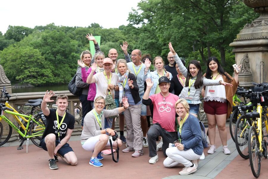 NYC: English or German Central Park Bike Tour & eBike Option - Key points at a glance