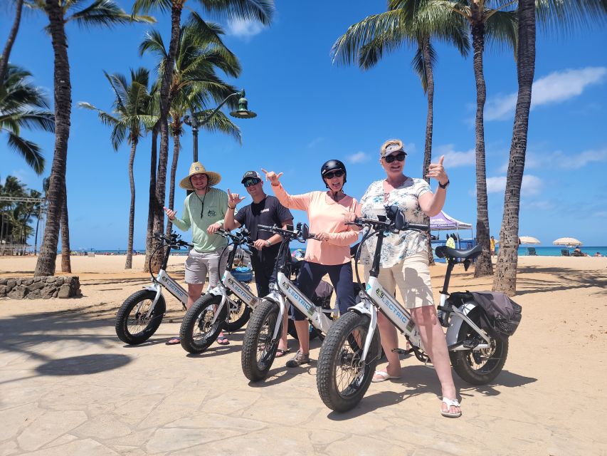 Oahu: Diamond Head E-bike Scenic Ride - Riding past Kapiolani Park toward Diamond Head