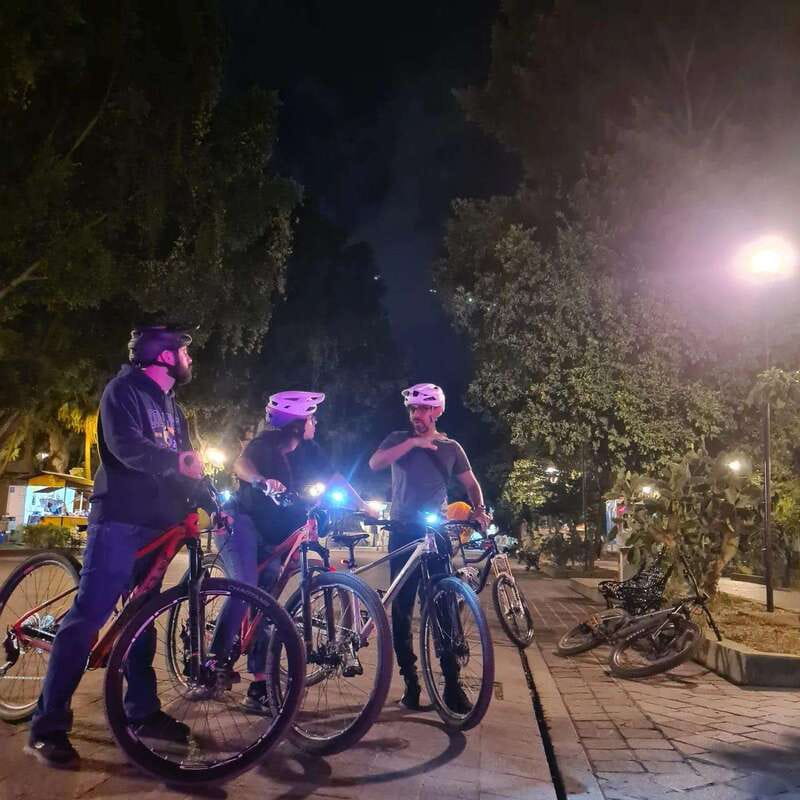 Oaxaca City: Bike Tour with Professional Guide+Art workshop - Panteón General: a thoughtful first stop