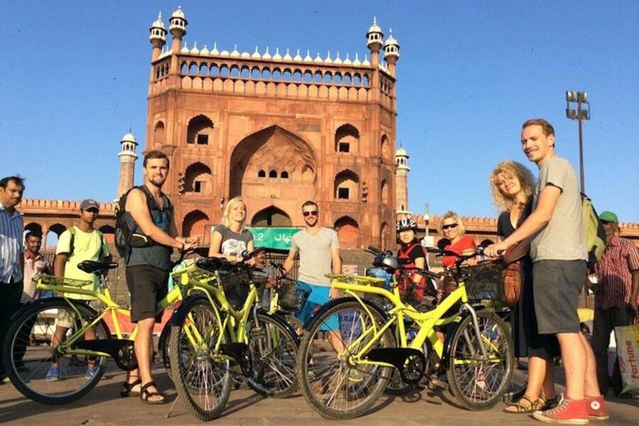 Old Delhi: 3.5-Hour Small-Group Bike Tour with Breakfast - Key Points at a Glance