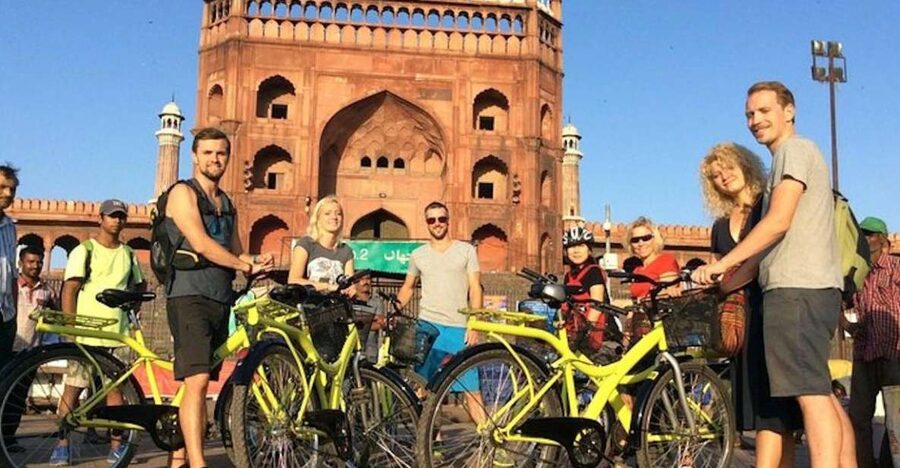 Old Delhi: 3.5-Hour Small-Group Bike Tour with Breakfast - Meeting Your Guide Outside Hotel Broadway