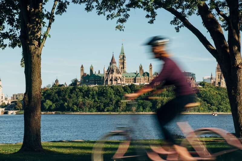 Ottawa: 4-Hour Bike Rental - Kiweki Point and the cross-river view