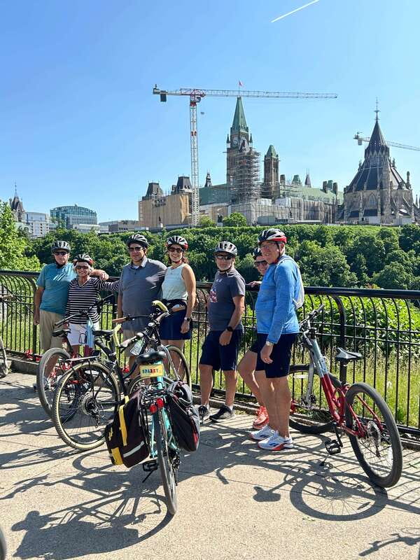 Ottawa: 4 or 8-Hour Bike Rental with Self-Guided Tour - Following the paths toward Ottawa and Gatineau