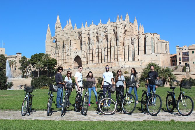 Palma de Mallorca Easy Bike Tour (Small Groups) - Parc de la Mar and the postcard view