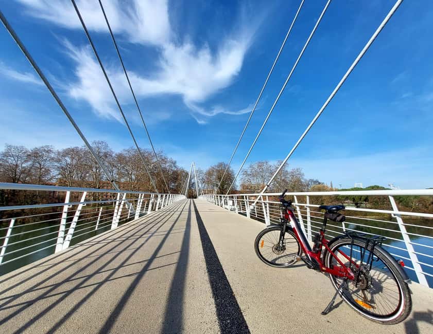 Panoramic Toulouse, e-bike ride, and cable car - Practical preparation for the 210-minute ride