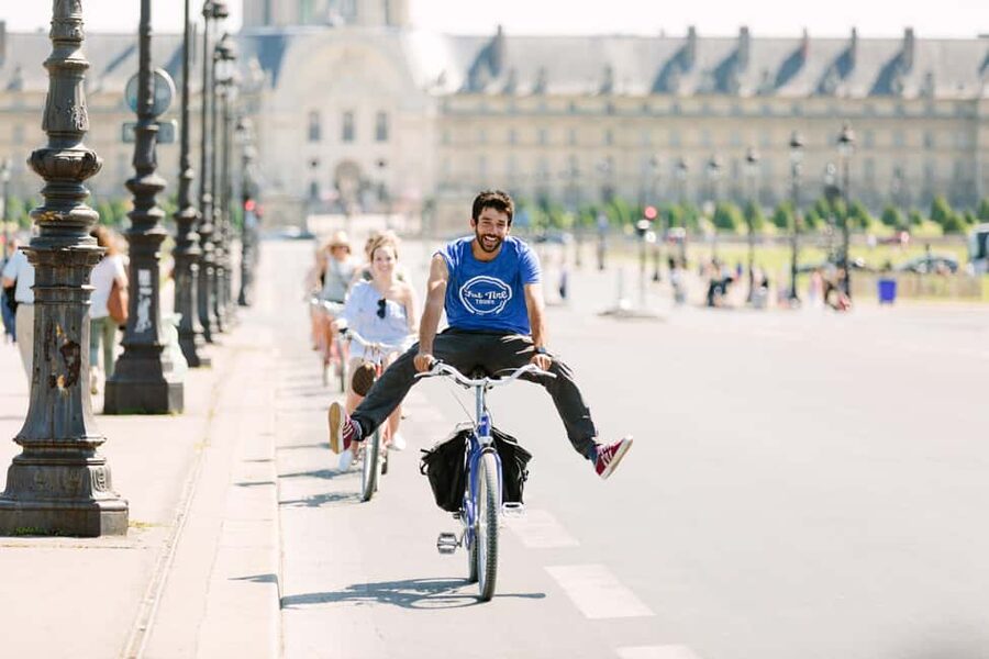 Paris Bike Tour: Eiffel Tower, Place de la Concorde & More - The safety briefing sets the tone