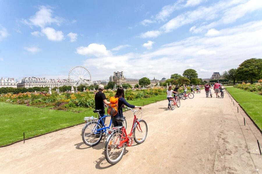 Paris Bike Tour: Eiffel Tower, Place de la Concorde & More - Crossing toward the Louvre