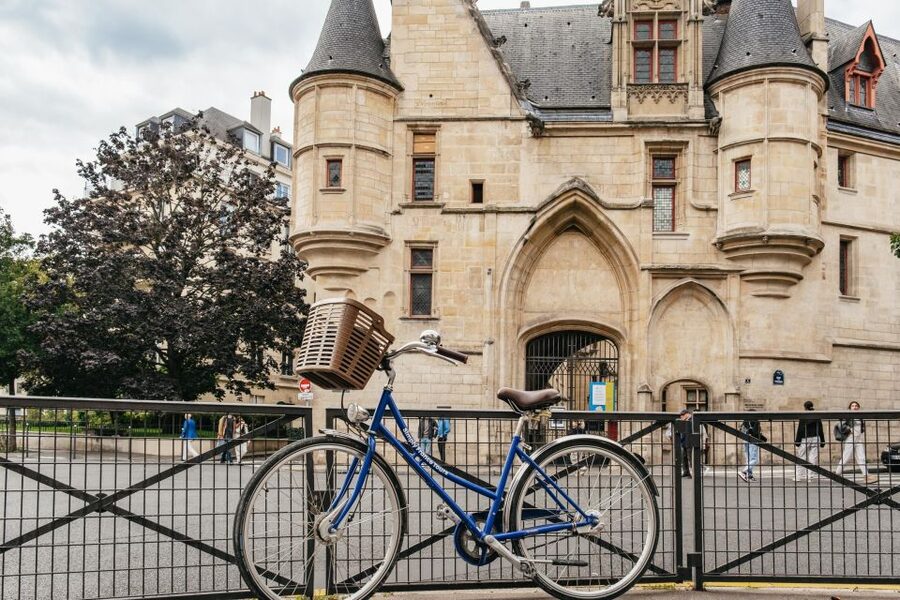 Paris: Charming Nooks and Crannies Bike Tour - Bikes, traffic, and the real level of difficulty