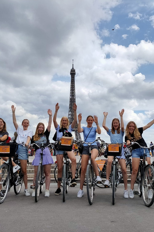 Paris: City Highlights Bike Tour - The Eiffel Tower, Musée d’Orsay, and the Louvre
