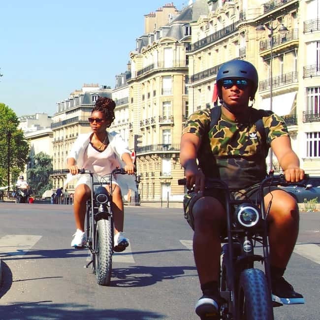 Paris: City Highlights Private Electric Bike Tour - Who should book this ride?