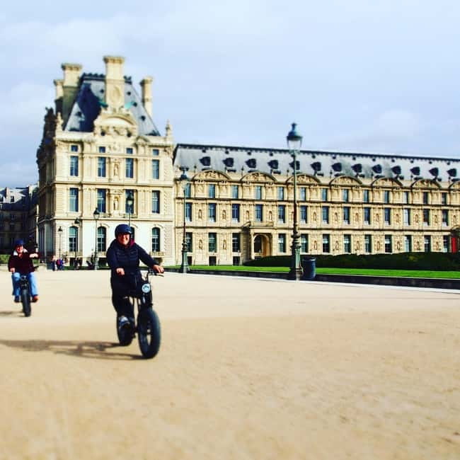 Paris: City Highlights Private Electric Bike Tour - Why the private format matters