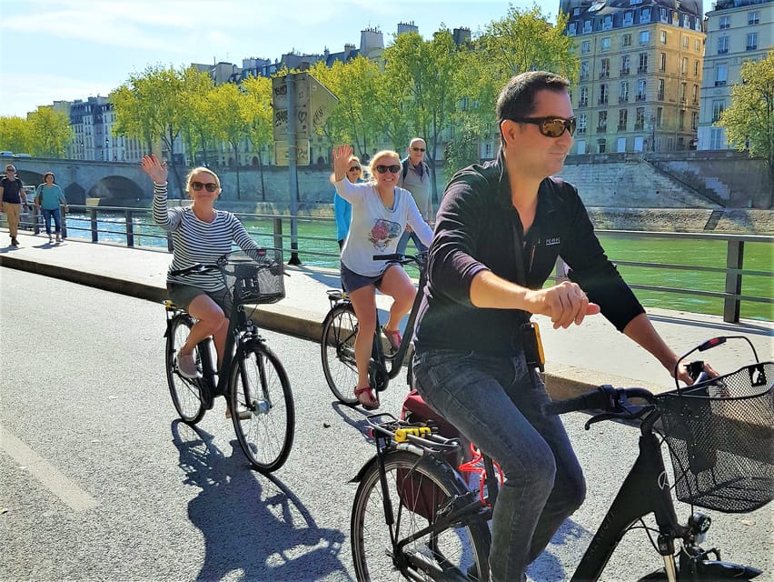 Paris: City Treasures Bike Tour - From Les Invalides to Place de la Concorde