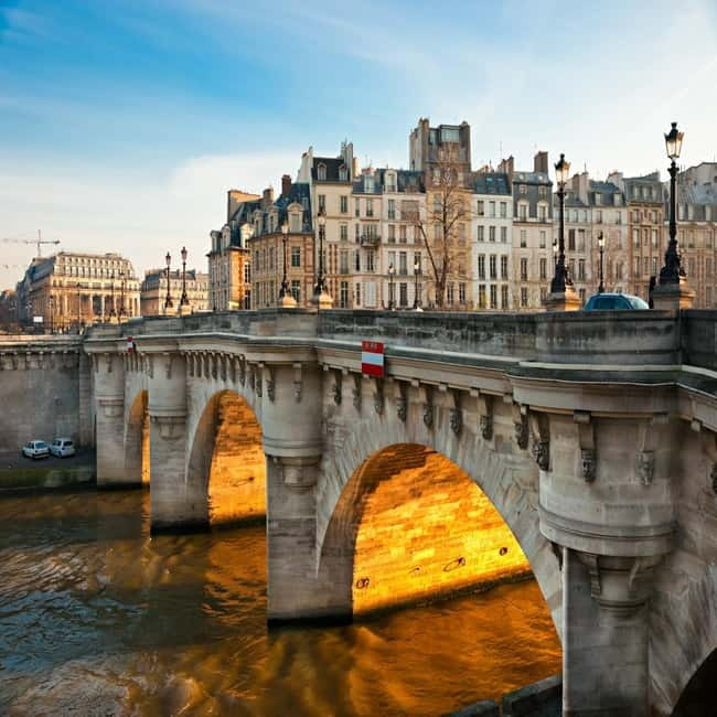 Paris: Eiffel Tower&Seine River Electric Bike Tour 3 hours - The guide makes or breaks the ride