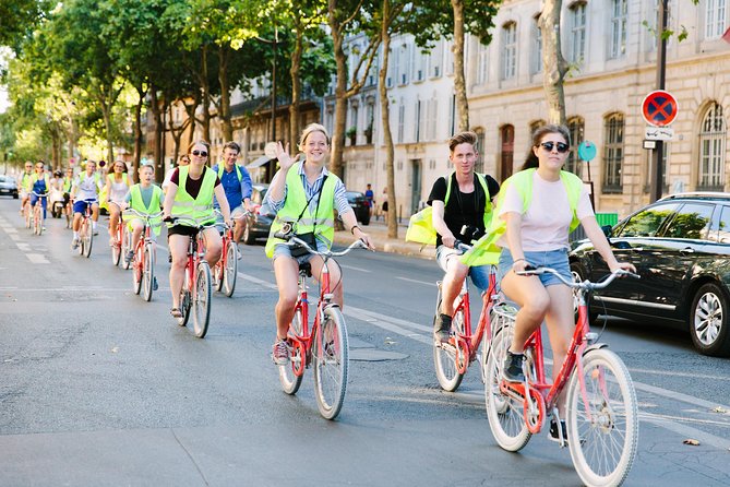 Paris Evening Snapshot Bike Tour - Starting near the Eiffel Tower and Dupleix Metro