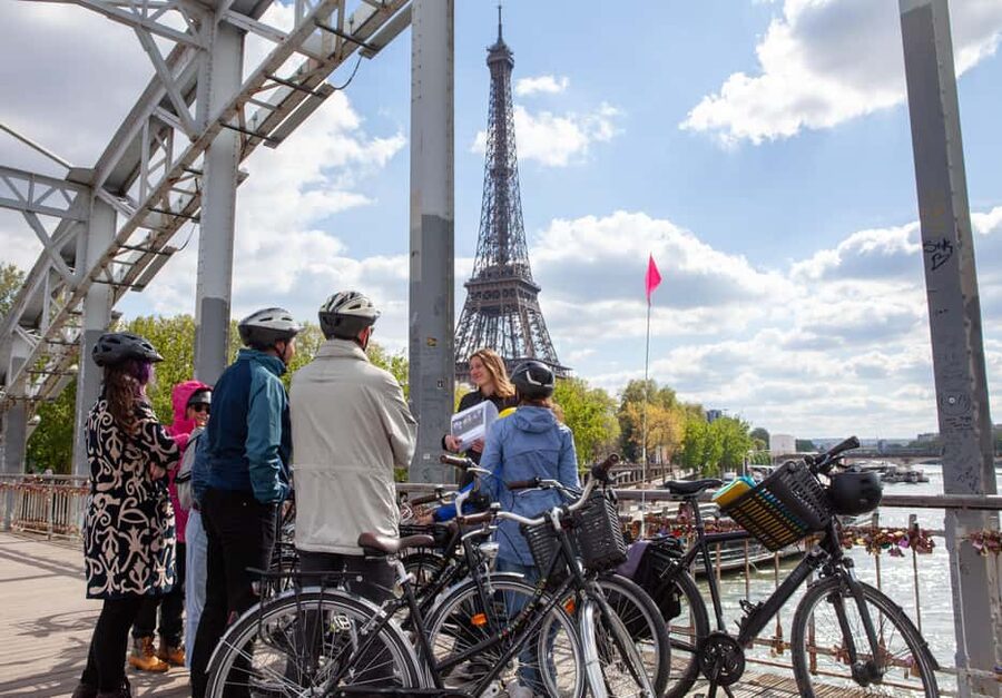 Paris: Guided Bike Tour of Must-See Sights - Key points at a glance