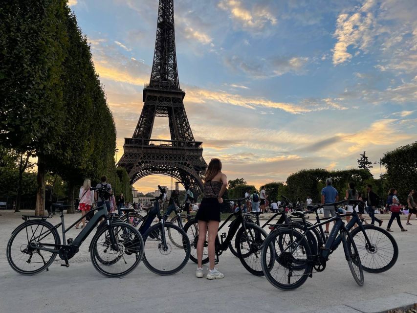 Paris: Guided Private E-bike Sightseeing Tour - Champs de Mars and the Eiffel Tower