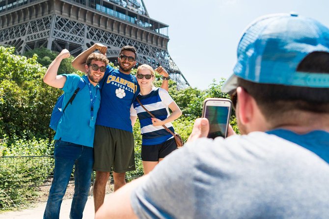Paris Highlights Bike Tour: Eiffel Tower, Louvre and Notre-Dame - Notre-Dame and the Seine by bicycle