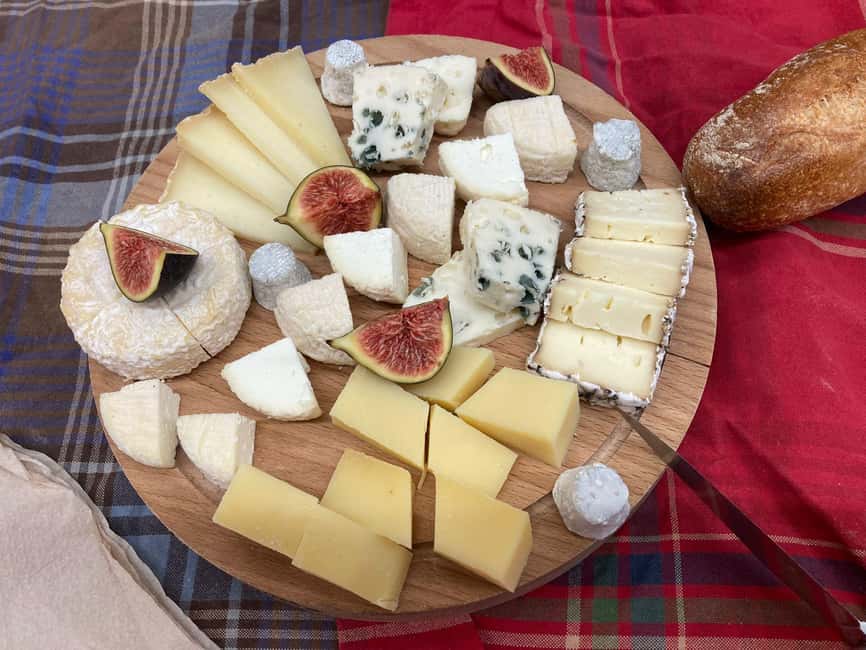 Paris Marais Bike Tour with Cheese & Sweet Tastings - What the guides add to the experience