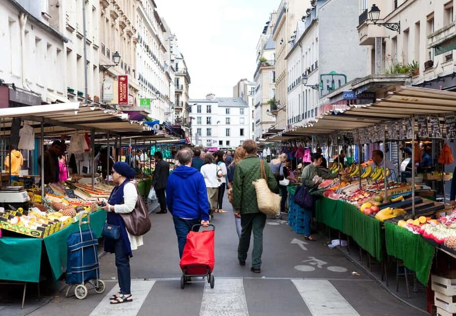 Paris Marais Bike Tour with Cheese & Sweet Tastings - Food tastings: modest portions, useful variety