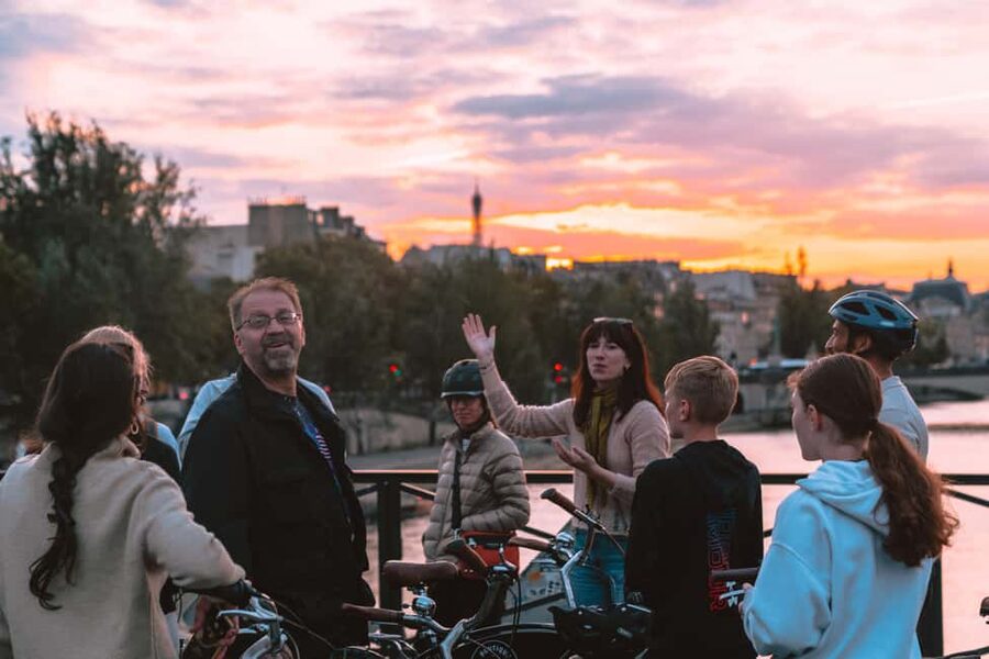 Paris: Night Small-Group Bike Tour & Boat Cruise - Finishing with a Seine cruise
