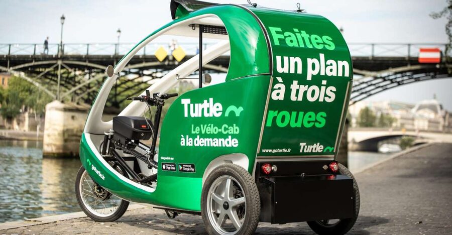 Paris : Private guided tour in Rickshaw bike - Napoléon - Guide quality, commentary, and comfort