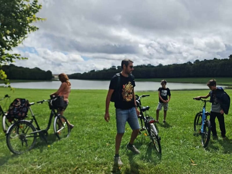 Paris: Versailles Golf Cart & Bike Tour with Palace Entry - A picnic from Angelina with wine
