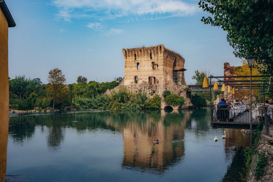 Peschiera del Garda: Lake Garda & Borghetto E-Bike Tour - Who should book this experience