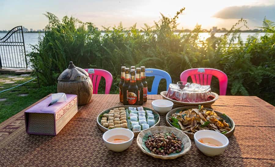 Phnom Penh: Mekong Islands Sunset Bike Tour include drinks - Leaving Phnom Penh at 3 pm