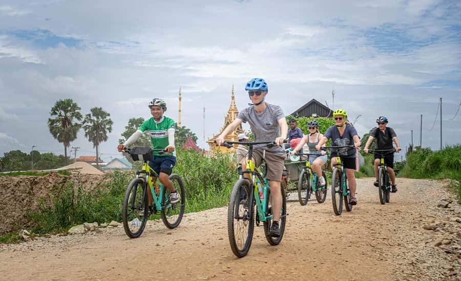 Phnom Penh: Silk Islands Half-Day Bike Tour - How difficult is the cycling?