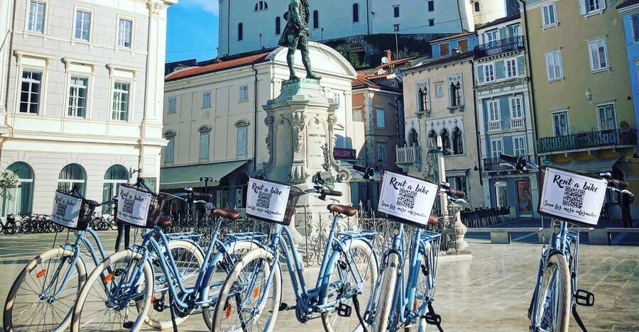 Piran: Bike Rental with Map, Helmet, Water bottle and Lock - Starting in Piran at Tartini Square