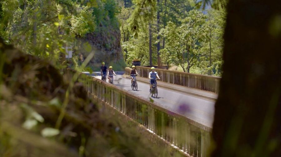 Portland: E-Bike Tour at Multnomah Falls - Multnomah Falls: the star of the route