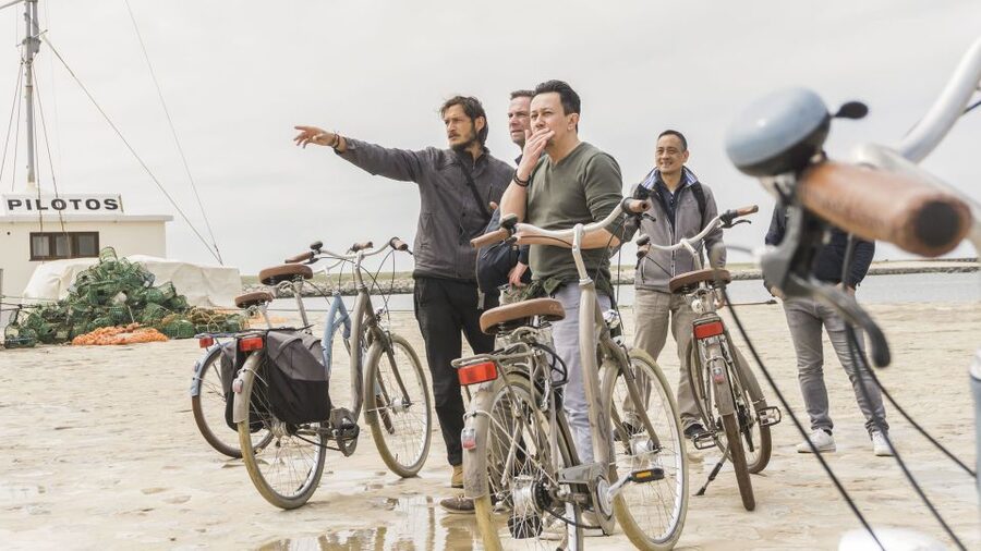 Porto: 3-Hour Bike Tour - From street art to the Alfândega waterfront