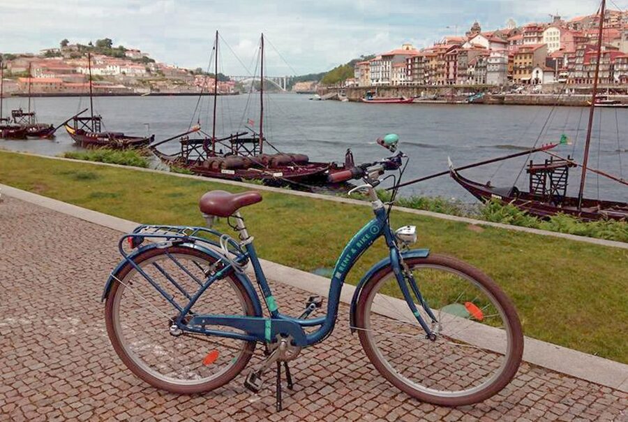 Porto: City Bike Rental - Starting at Rua Nova da Alfândega in Miragaia