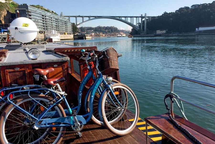 Porto: City Bike Rental - Following the Douro toward Foz and the beaches