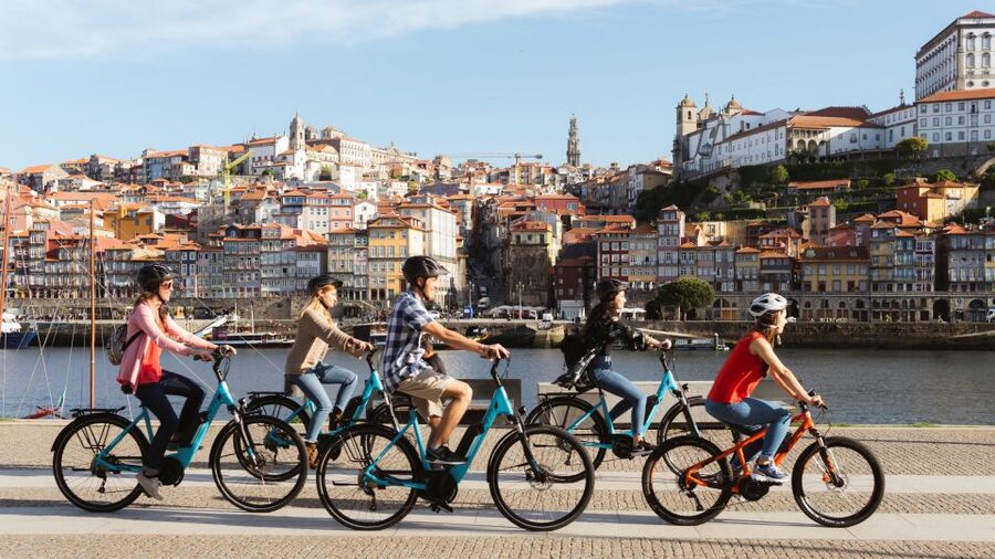 Porto: City Highlights 3-Hour Guided Electric Bike Tour - Livraria Lello and Gomes Teixeira Square