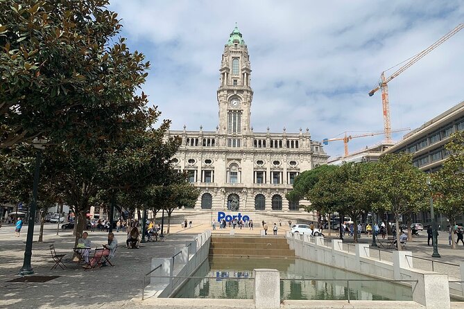 Porto Downtown and Sightseeing Bike Tour - How demanding is the cycling?