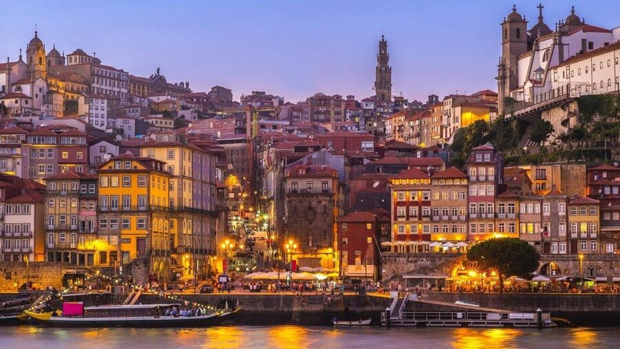 Porto: Guided e-bike tours in Porto and Gaia - Porto’s old center, markets, and famous bookshop