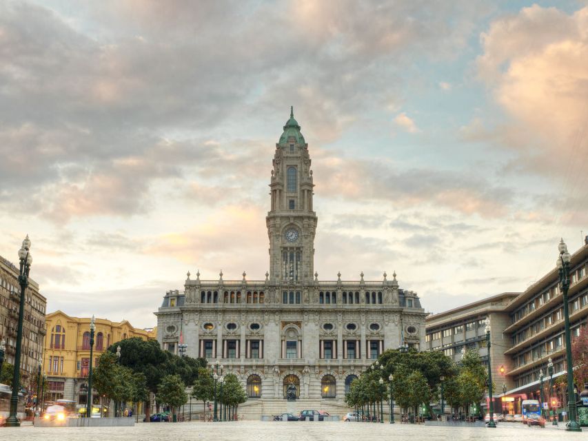 Porto: Historic e-Bike Tour with a guide - São Bento Station and Porto Cathedral