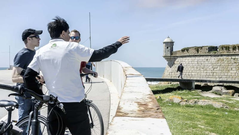 Porto Private E-Bike Tour: Douro River, Parks & Beaches - Meeting at the old-woman mural