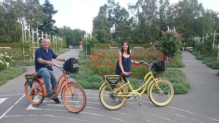 Prague: 7 Best Viewpoints of Prague E-Bike Tour - Prague Castle: a short stop with major sights