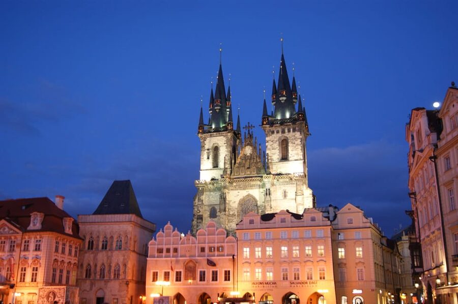 Prague E-Bike City Ride tour : 2hrs - Charles Bridge and the crossing to Mala Strana