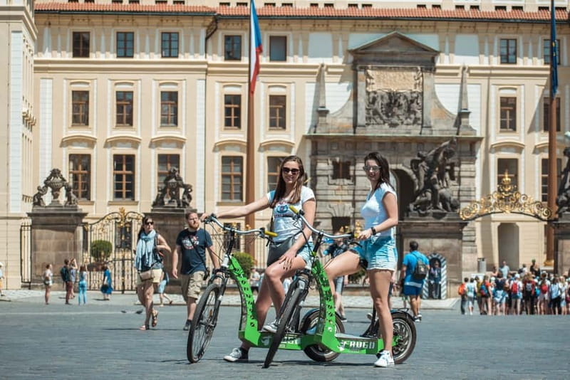 Prague: E-Scooter HUGO Bike Rental - The practice session is the most important part