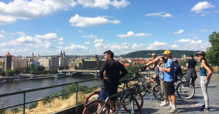 Prague: Stunning Viewpoints, Castle, City & Park Bike Tour - Key points at a glance