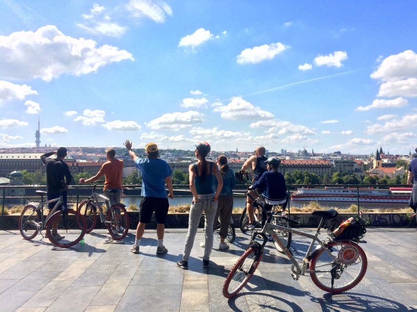 Prague: Stunning Viewpoints, Castle, City & Park Bike Tour - Why this bike ride works so well in Prague