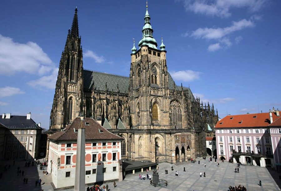 Prague: Stunning Viewpoints, Castle, City & Park Bike Tour - Letna Park and the Prague Metronome