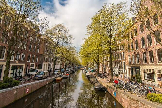 Private Amsterdam City Highlights Bike Tour (PRIVATE GUIDE) - Why Amsterdam works so well by bike