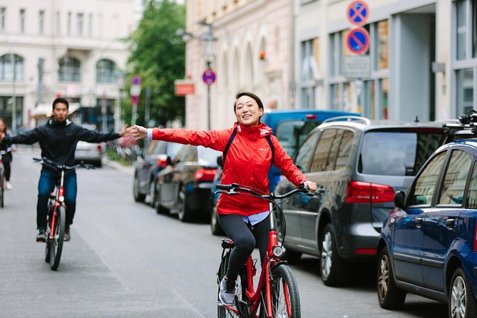 Private Berlin Street Food Tour by Bike - What the guides add to the ride